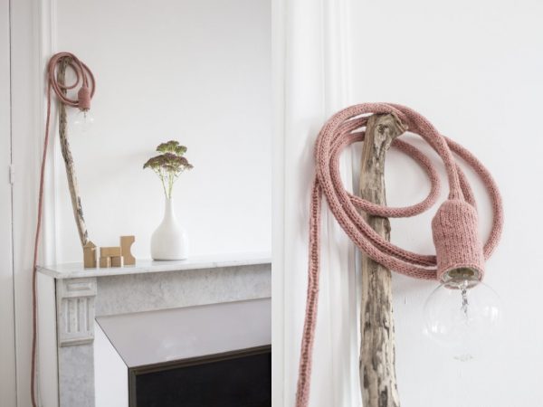 lampa baladeuse en tricot rose foncé, fabriqué par trendy little