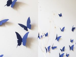 envolée de papillon bleu foncé trendy little