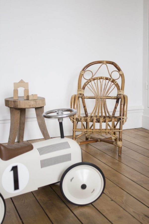 Fauteuil enfant en rotin, mobilier vintage restauré dans notre atelier Trendy Little